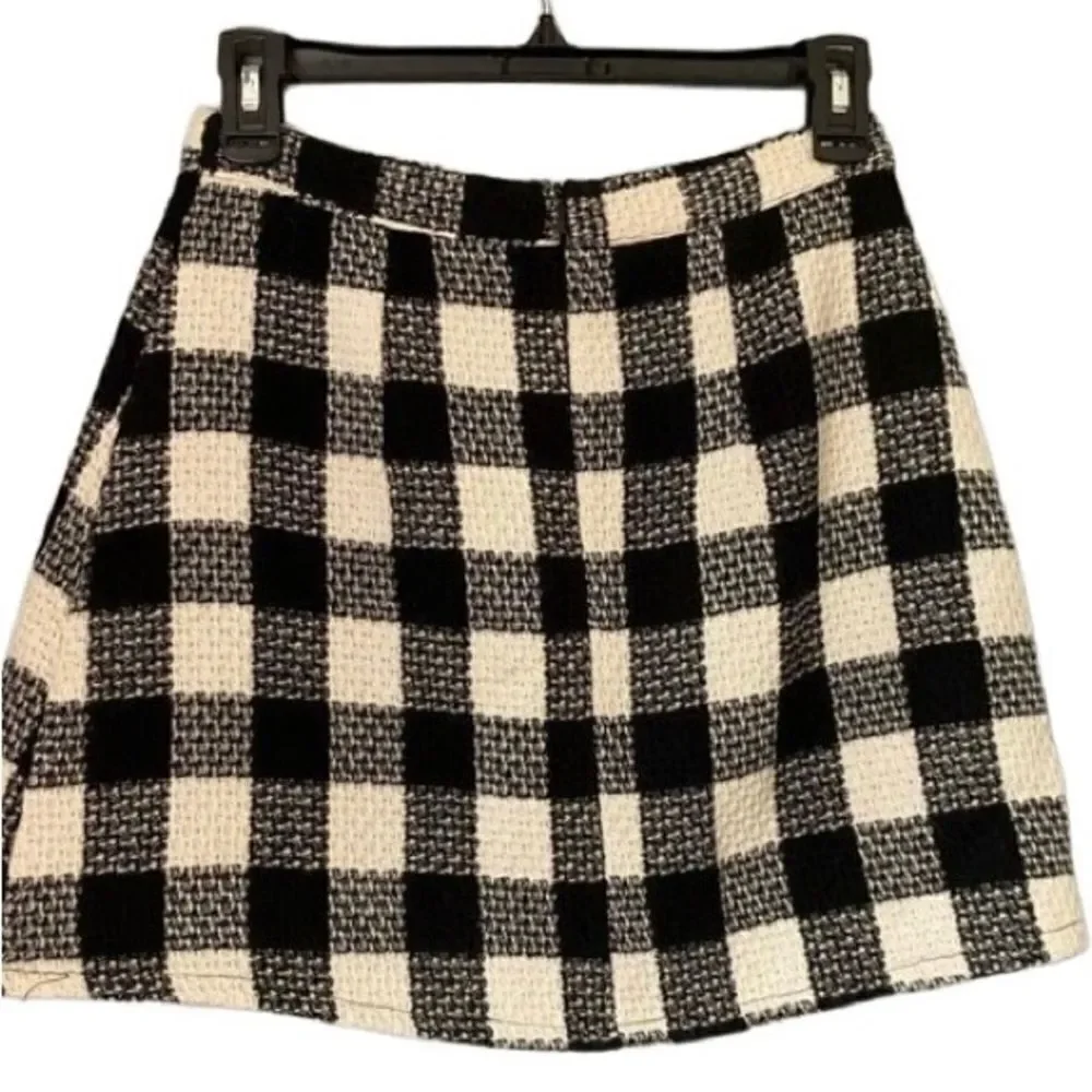 Missguided women’s black and white checkered mini skirt, s/6